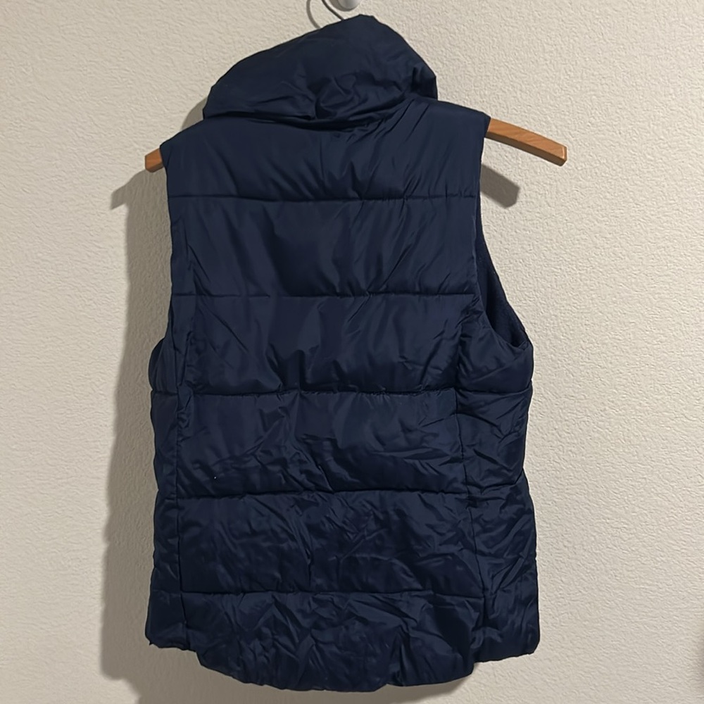 Old Navy puffer vest - Picture 5 of 5